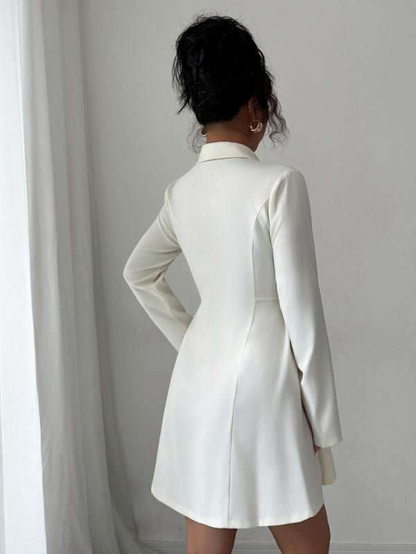 Abito Corto Elegante con Bottoni e Maniche Lunghe - Raffinato